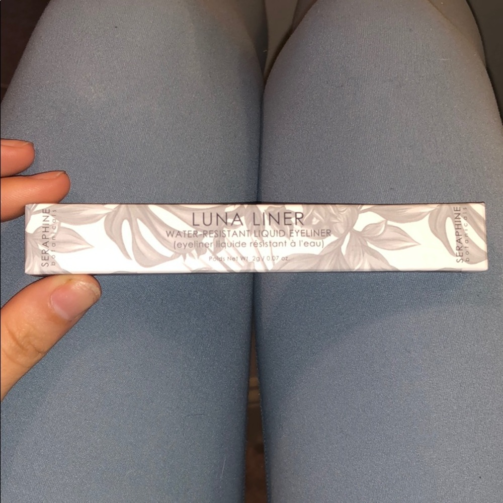 LUNA LINER - liquid eyeliner